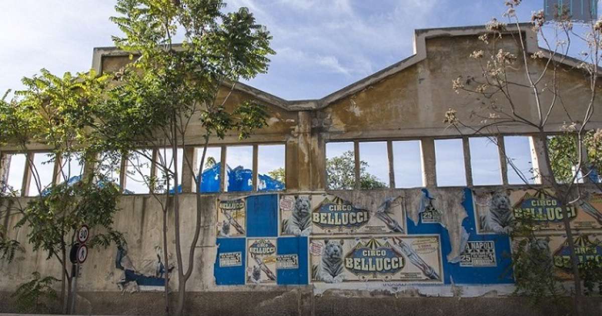 Fabbriche in disuso, antiche case disabitate, silenzio: � la spettrale Bari della Fibronit